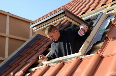 Pose de fenêtres de toit Velux à Lieuron
